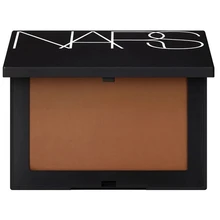 NARS šviesą atspindintys presuojami tvirtinimo milteliai 3 g, permatomas kristalas