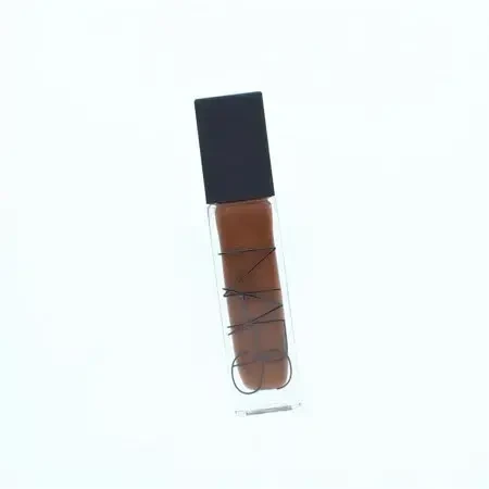 „Nars Natural Radiant Longwear Kreminis“ makiažo pagrindas „Nambia“, 30 ml