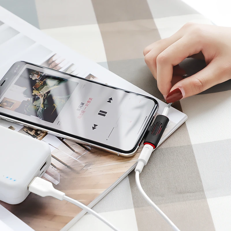 Adapteris Borofone BV7 iš Lightning į Lightning + 3,5mm baltas