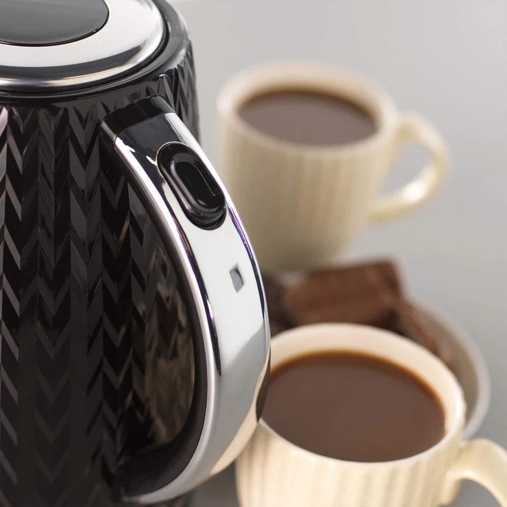 Petra Emerio Virdulys juoda elektrinis 2200 W CHEVRON, 1,7 l