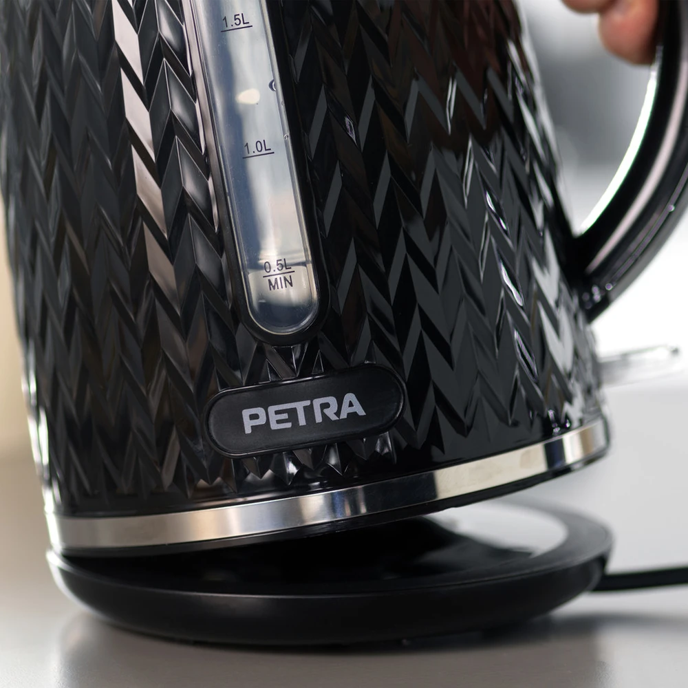 Petra Emerio Virdulys juoda elektrinis 2200 W CHEVRON, 1,7 l