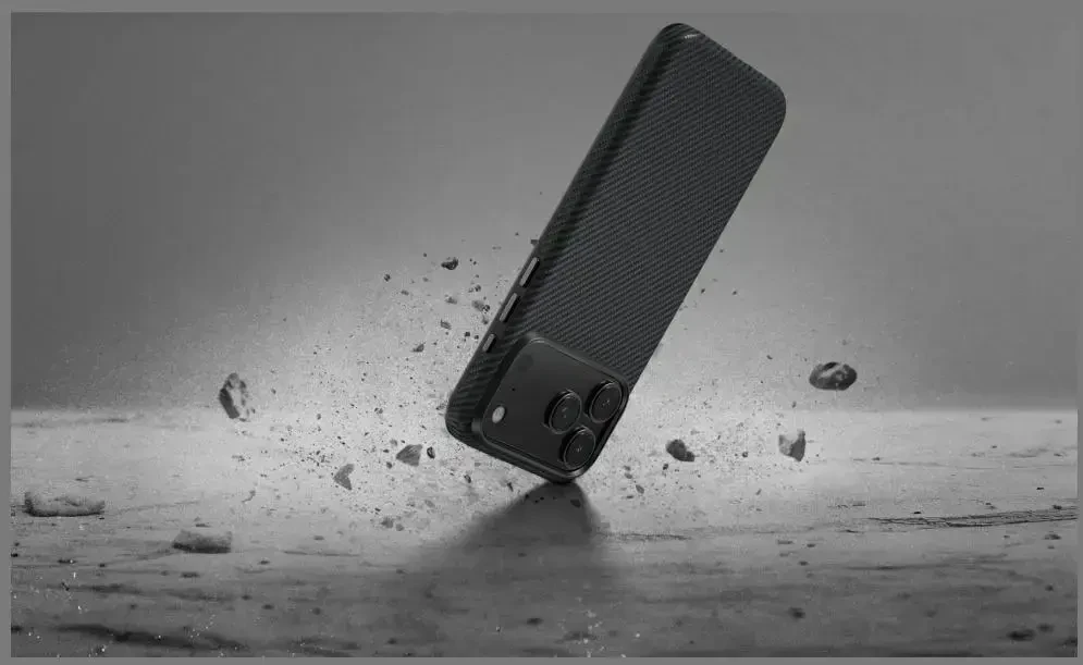 PITAKA Aramid ProGuard dėklas telefonui iPhone 17 Pro Max juodas