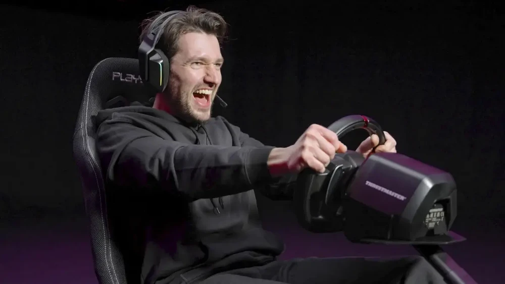 Žaidimų kėdė lenktynėms Playseat Evolution Alcantara, Juoda