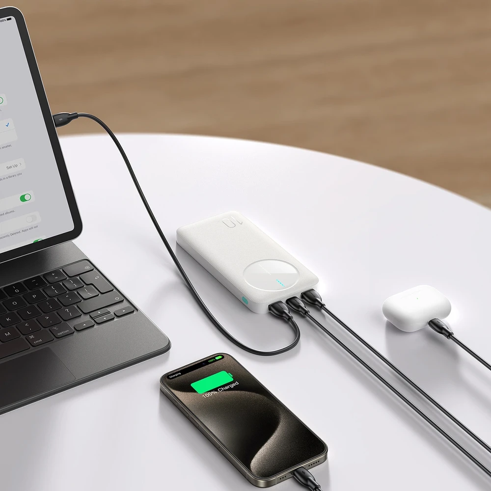 Nešiojamoji baterija Joyroom JR-PBF12 10000mAh 2.4A 2x USB-A 1x USB-C – baltos spalvos