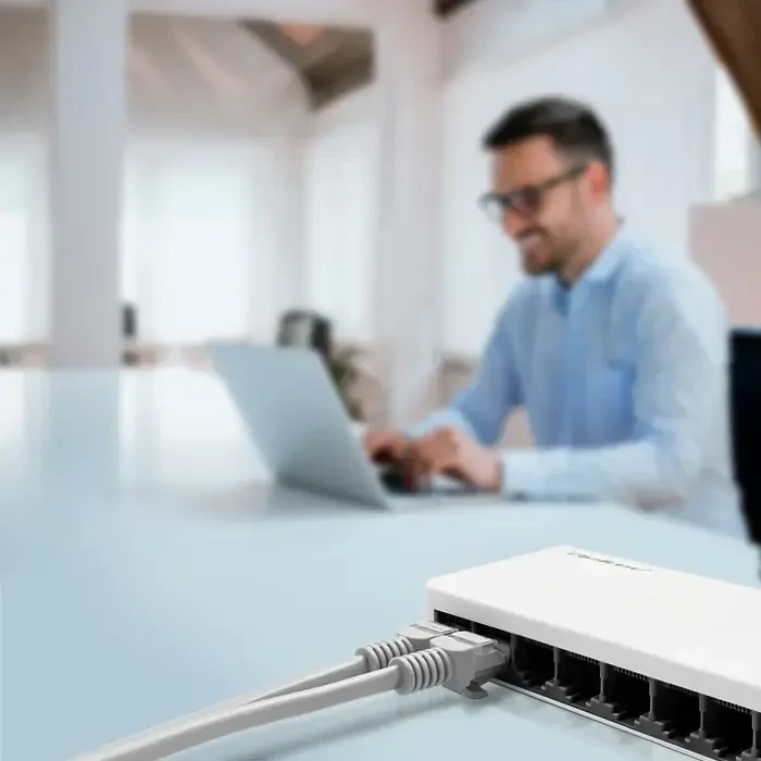 Šakotuvas Qoltec 52246 Tinklo jungiklis 8 x RJ45 prievadas | 100Mbps | LAN