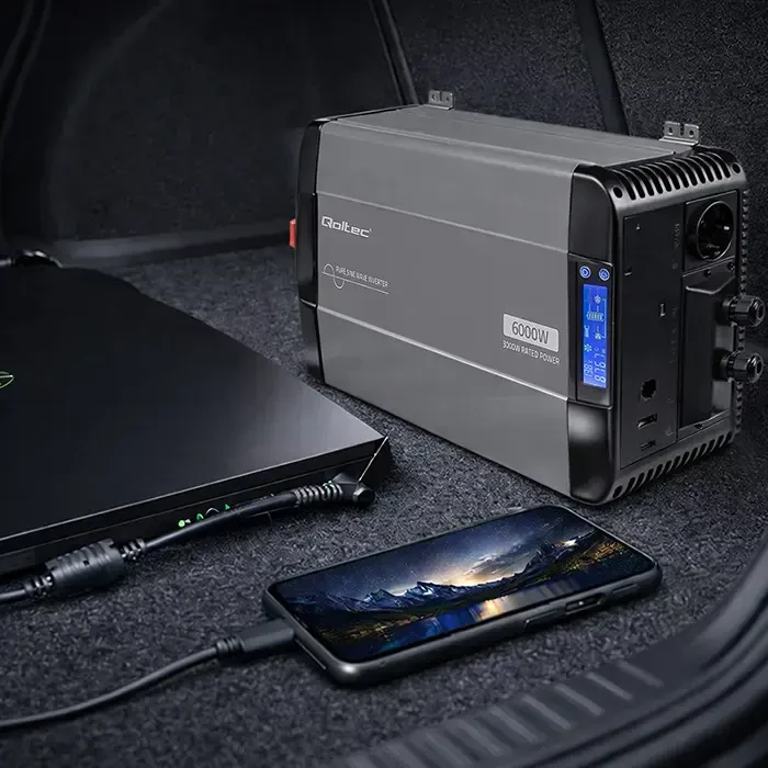 Qoltec Pure Sine Wave | 12V na 230V | 3000/6000W