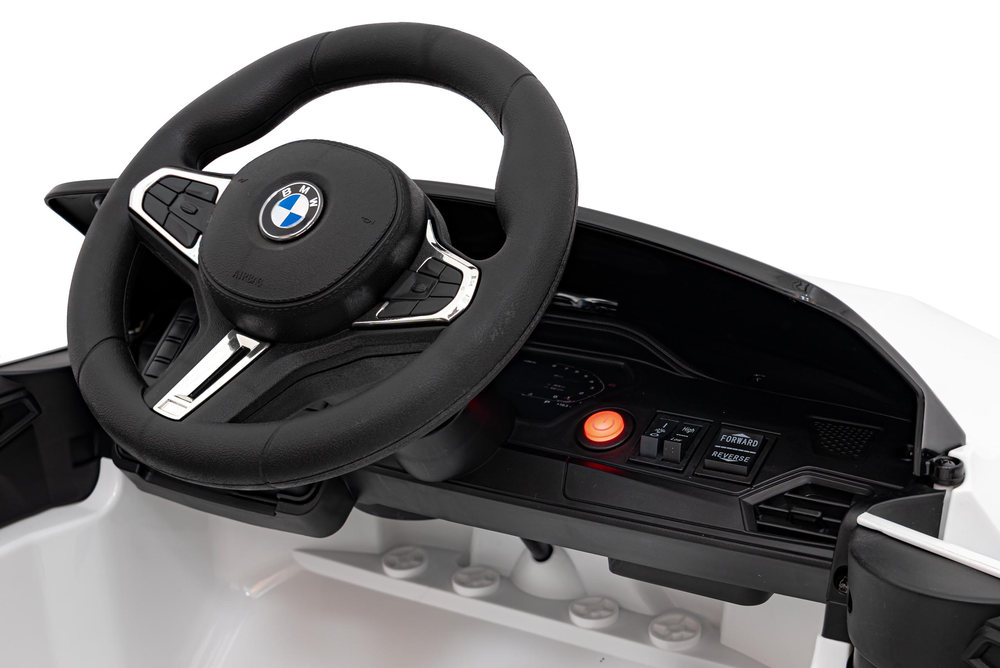 Triton Elektromobilis BMW M4 baltas