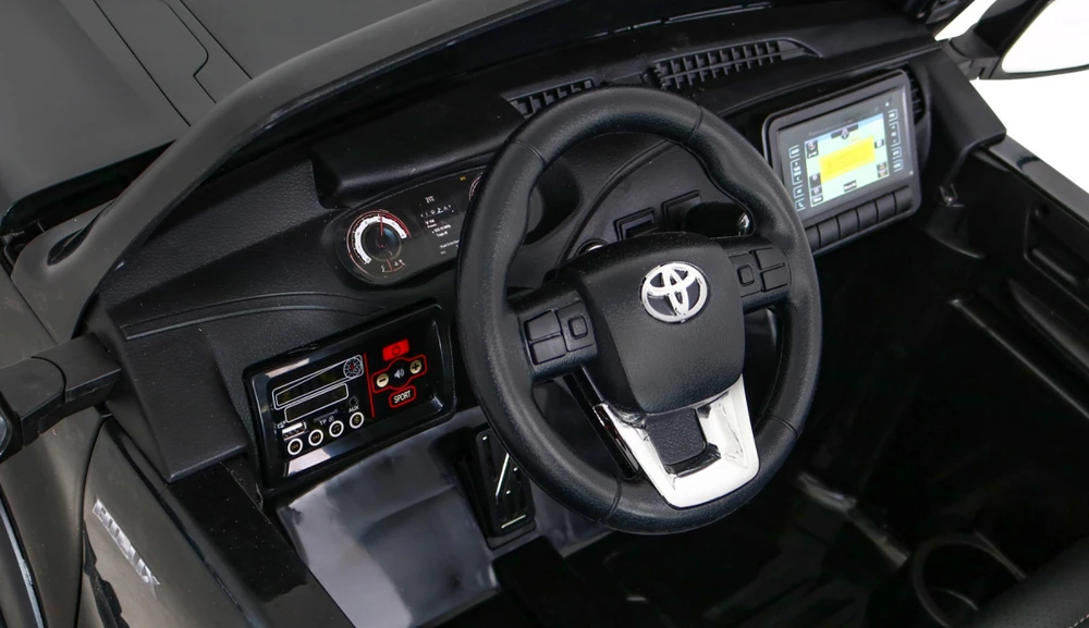 Ramiz Elektromobilis Toyota Hilux, Juodas
