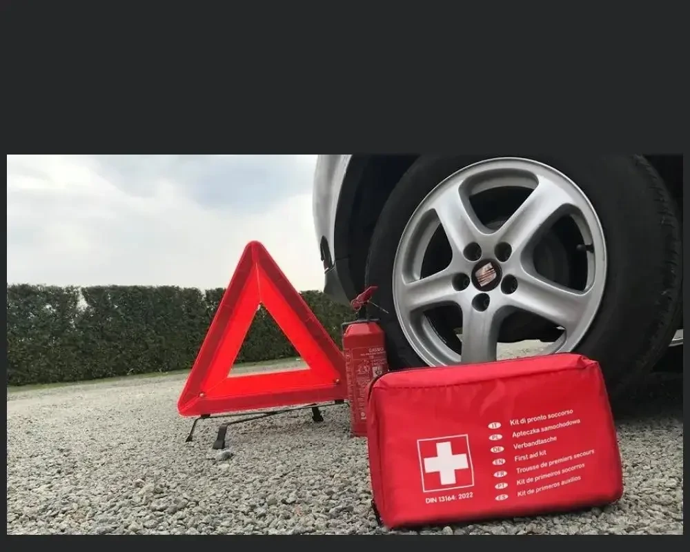 Reflex Polska Automobilio pirmosios pagalbos vaistinėlė su kandikliu DIN 13164