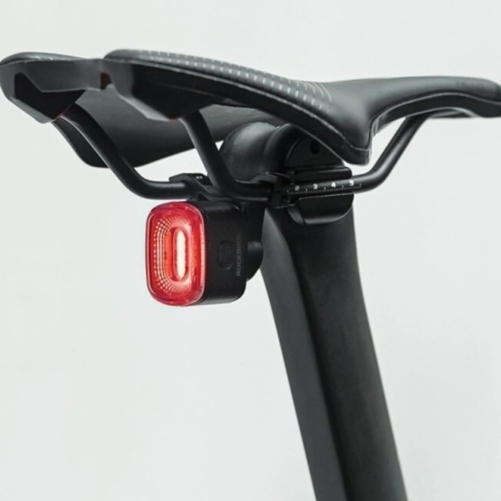 Rockbros Q2S LED galinis dviračio žibintas su išmaniąja stabdymo sistema + USB-C - USB-A laidas - juodos spalvos