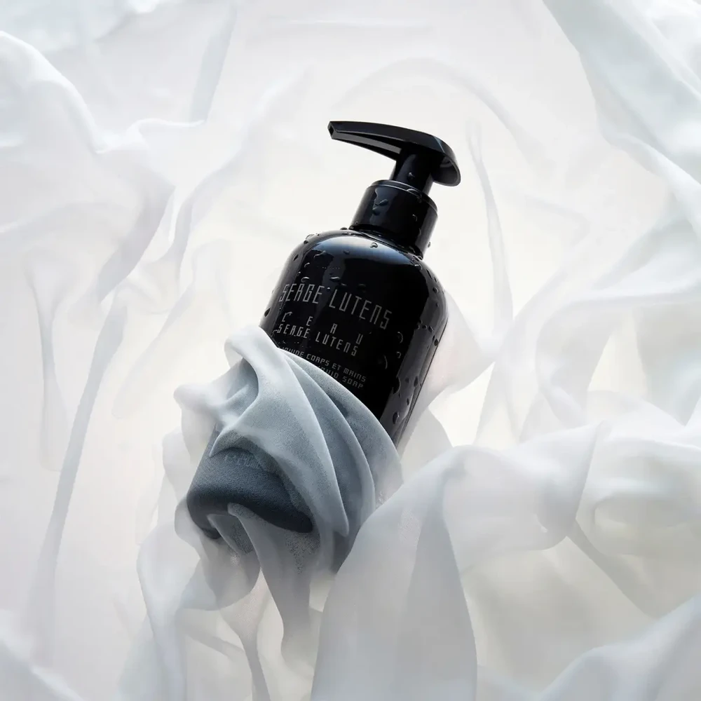 Serge Lutens L'eau rankų ir kūno valymo gelis, 240 ml