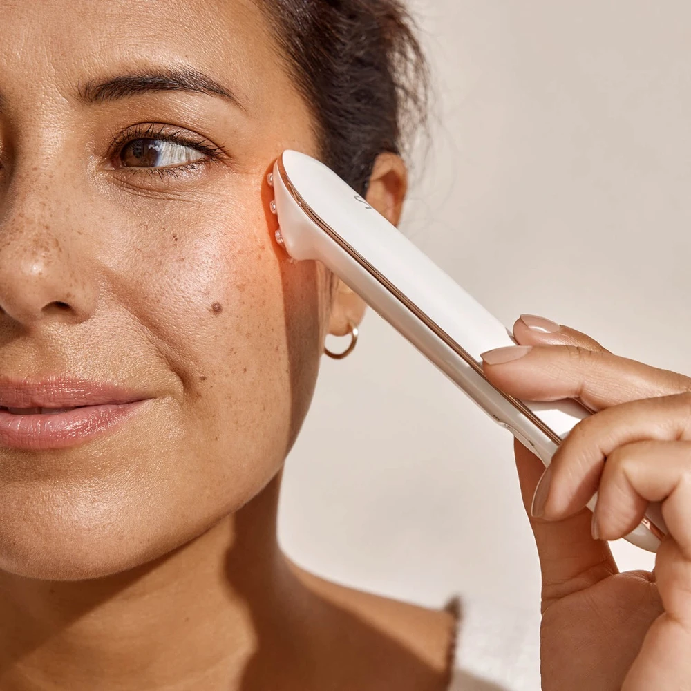 Krups Veido odos atjauninimo aparatas Silk'n Face Tite Mini + Drėkinantis gelis Silk'n Slider Hyaluronic Gel (130ml)
