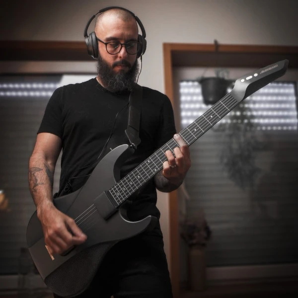 Gitara inteligentna AeroBand MIDI juoda