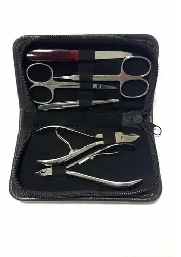 „Surgana“ vyriškas manikiūro rinkinys sterlingo spalvos – 6 įrankiai