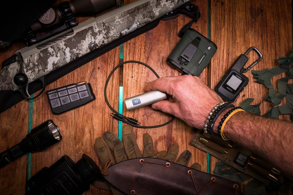 Tactical EDC Brick 9600mAh Raw PoweBank – atsarginis maitinimo šaltinis su sparčiu įkrovimu