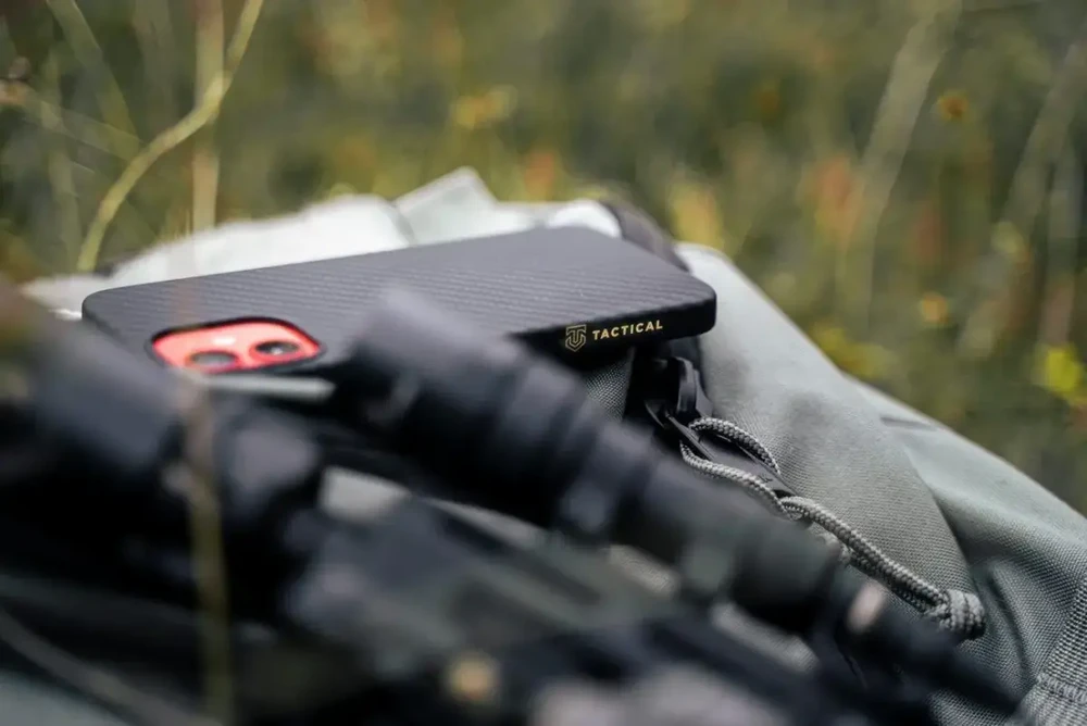 Dėklas Tactical MagForce aramidinis dangtelis, skirtas Apple iPhone 16, juodas