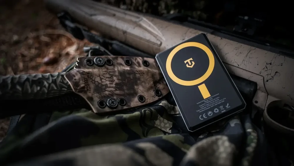 „Tactical MagForce Relief“ 10000mAh įkroviklis su „MagSafe“