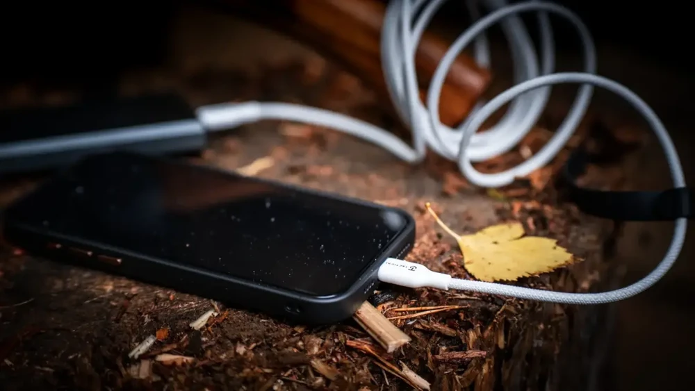 „Tactical Stitch Thread“ laidas USB-C/Lightning 0.3m baltos spalvos