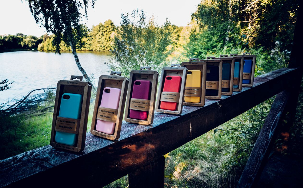 Qoltec Ni-MH AAA AA baterijų įkroviklis su LCD ir USB kabeliu