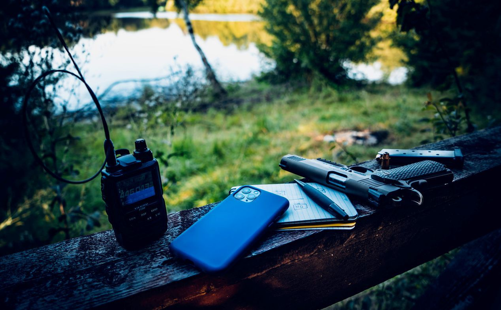 Qoltec Ni-MH AAA AA baterijų įkroviklis su LCD ir USB kabeliu