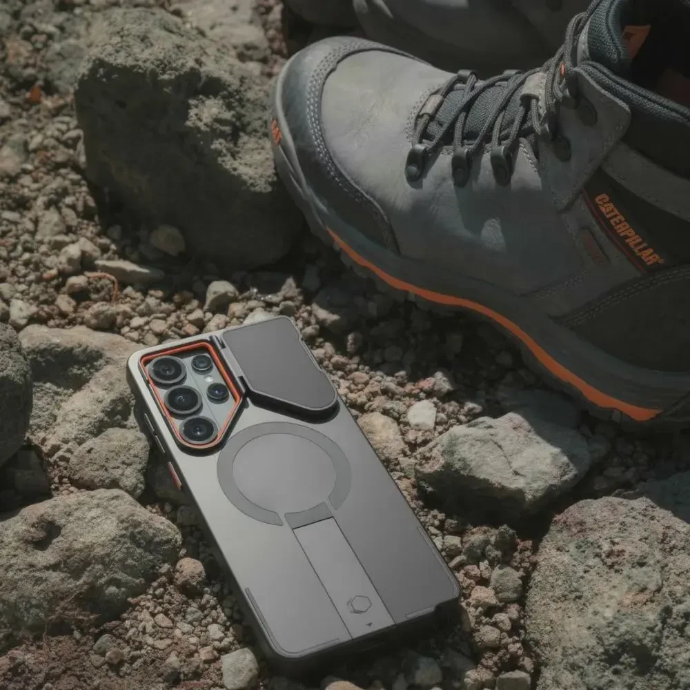 Dėklas Tech-Protect Kevlar Aura MagSafe Samsung Galaxy S26 Ultra juodos spalvos/oranžinės spalvos