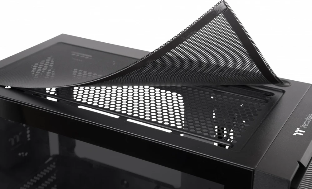 Thermaltake XM1 TG Juodas