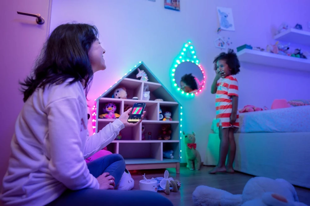 „Twinkly Candies“ 100 širdies formos RGB šviesos diodų, skaidrus laidas, USB-C