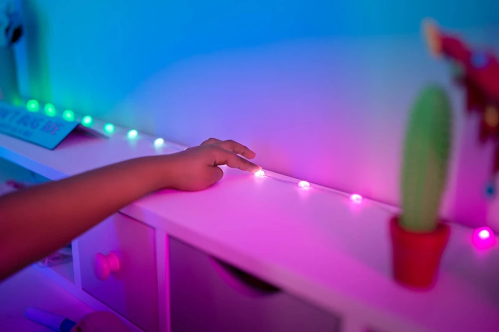 „Twinkly Candies“ 100 širdies formos RGB šviesos diodų, skaidrus laidas, USB-C