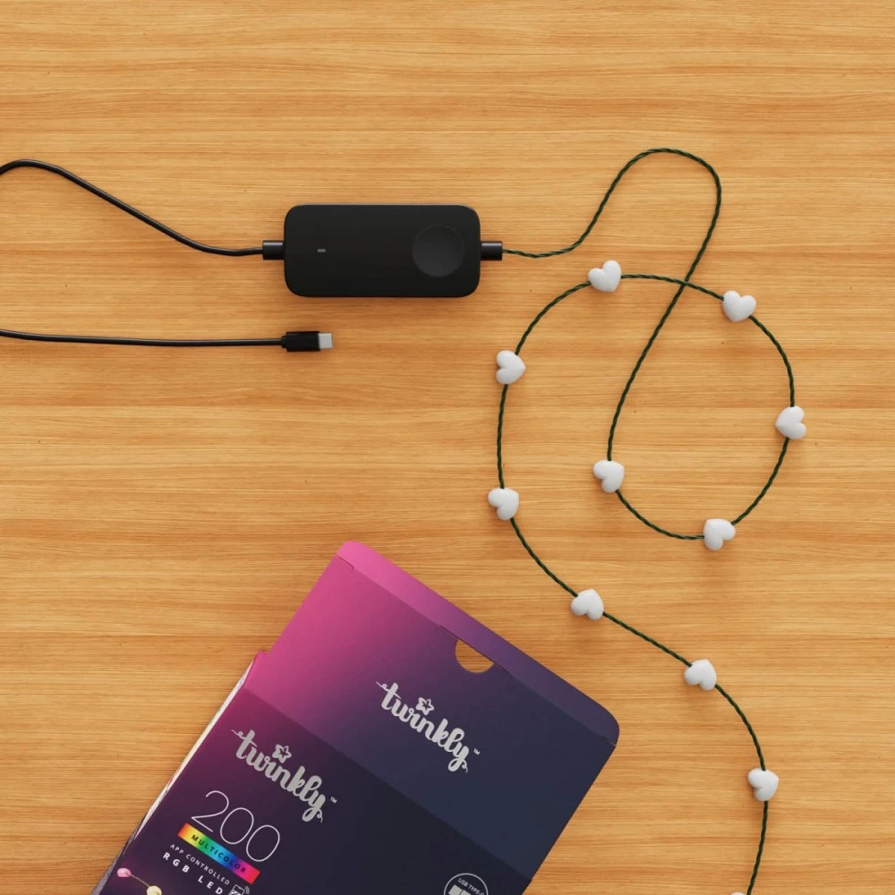 Kalėdinė girlianda Twinkly Heart - Shaped 200 RGB LED USB- C, žalios spalvos laidas