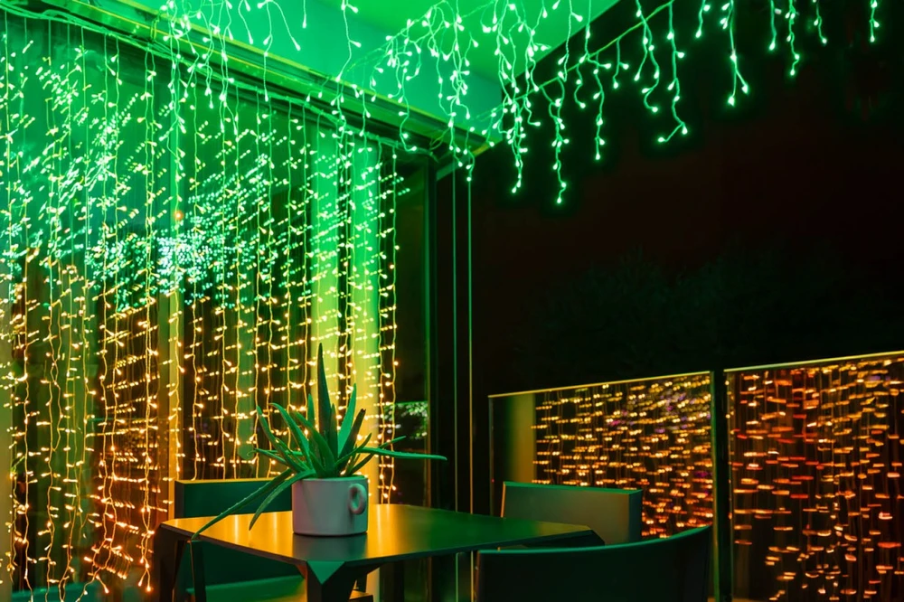 Kalėdinė lempučių girlianda Twinkly Icicle 190 Special LED RGB+W, varvekliai, daugiaspalvė