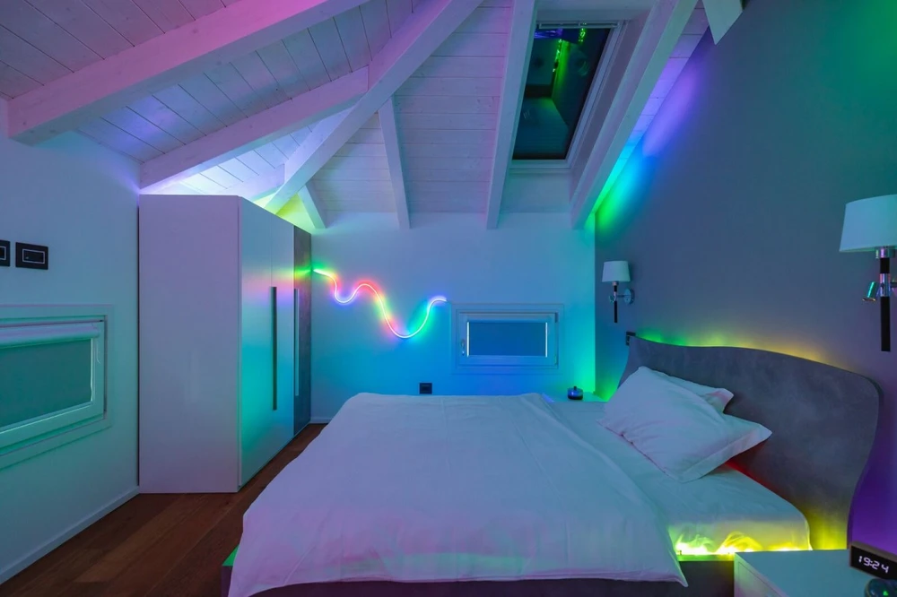 Twinkly Line išmanioji LED juostelė su RGB LED, 1,5 metro, juodas laidas, daugiaspalvė