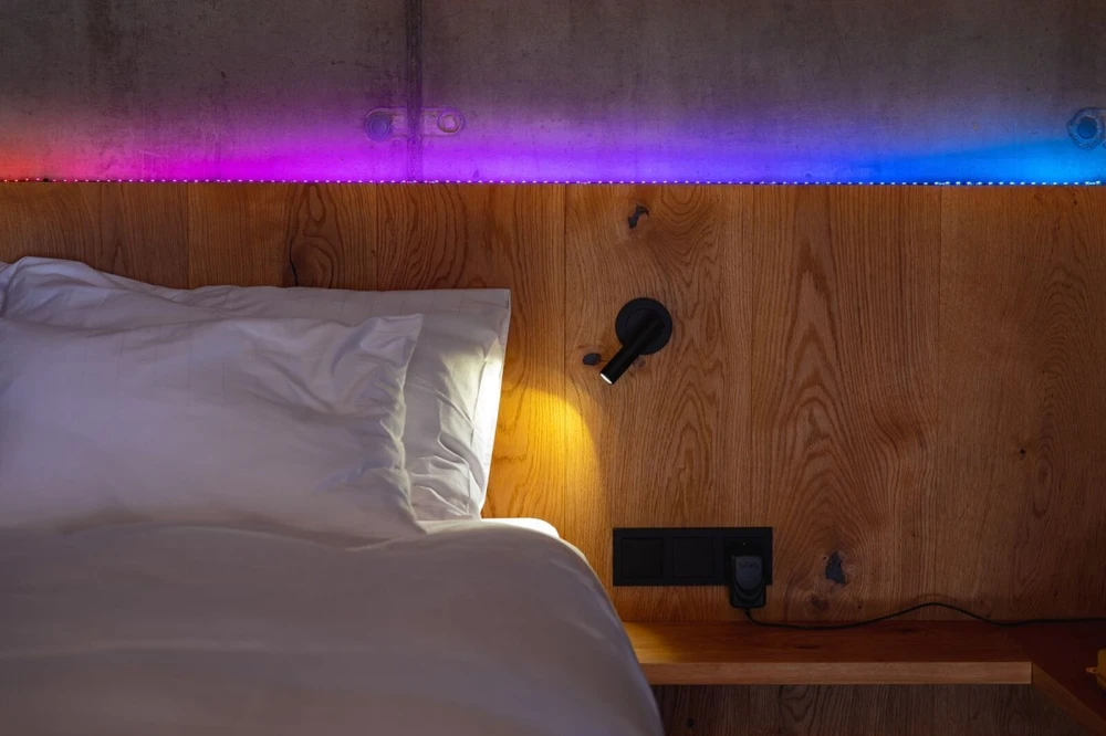 Twinkly Line išmanioji LED juostelė su RGB LED, 1,5 metro, juodas laidas, daugiaspalvė