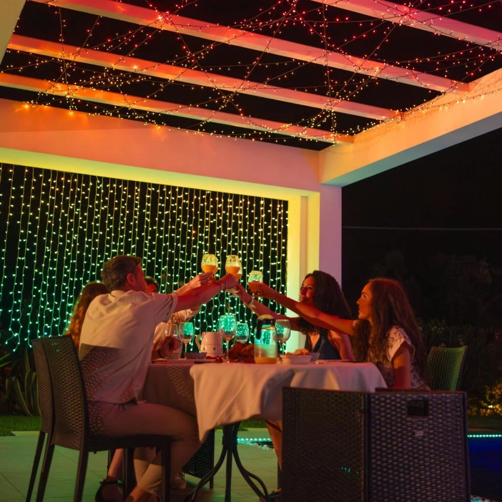 Kalėdinė išmanioji lempučių girlianda Twinkly Strings 250 LED RGB, daugiaspalvės