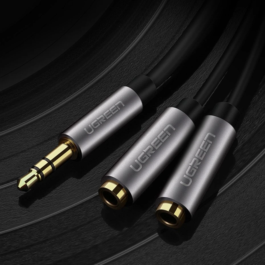 UGREEN AUX skirstytuvas: metalinės jungtys ir 3.5mm kištukai