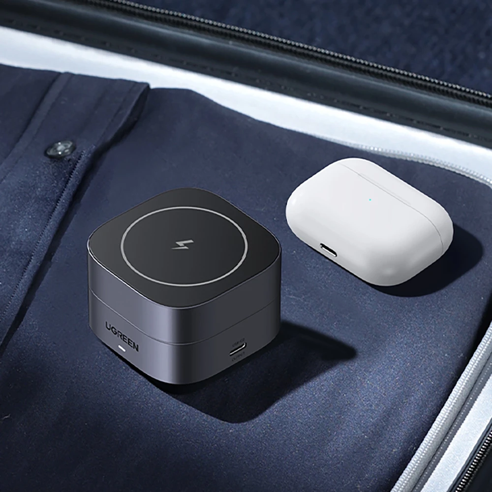 Ugreen W526 3in1 MagSafe / Qi indukcinis telefono / ausinių įkroviklis su USB-C prievadu - juodos spalvos