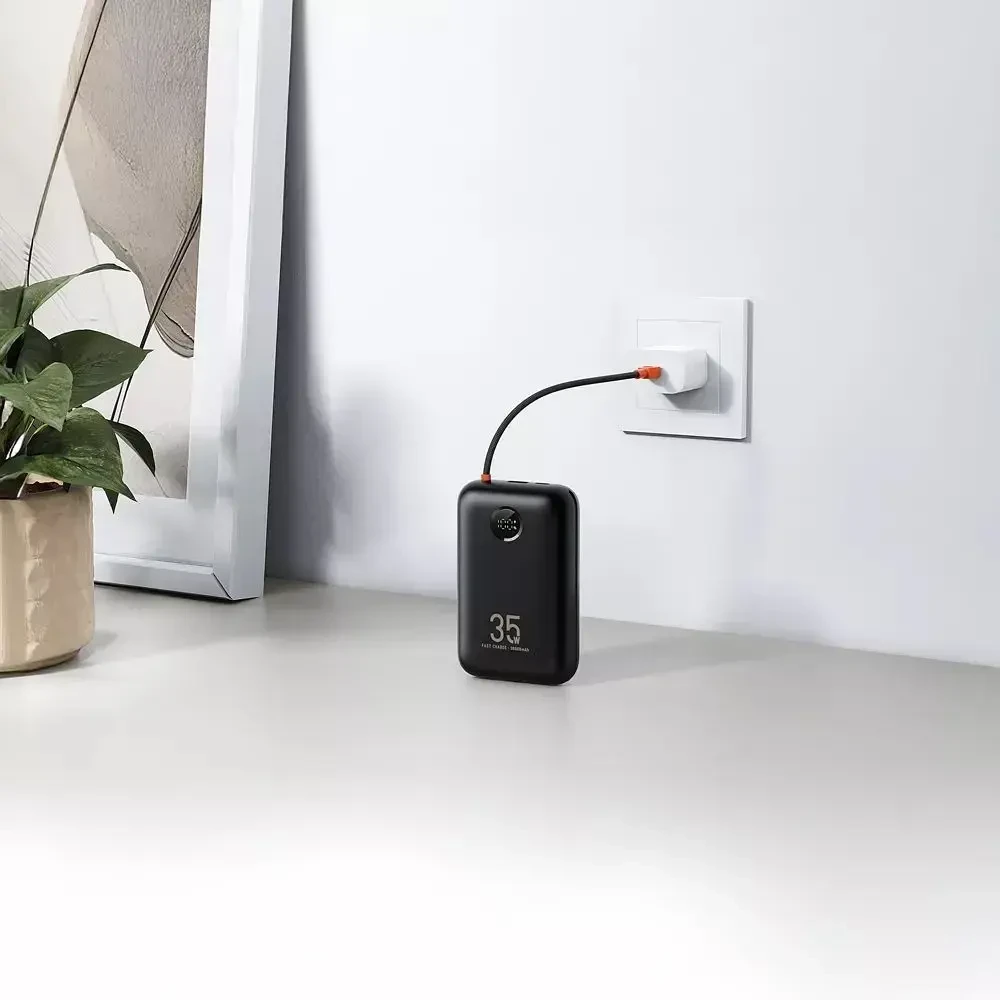 Powerbank Veger K3 (W3018) PD QC3.0 35W 30000 mAh with built-in Type C cables / Lightning juodas