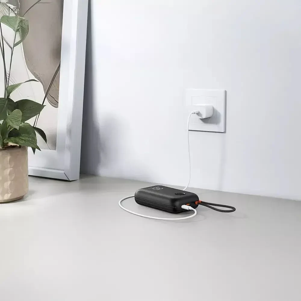Powerbank Veger K3 (W3018) PD QC3.0 35W 30000 mAh with built-in Type C cables / Lightning juodas