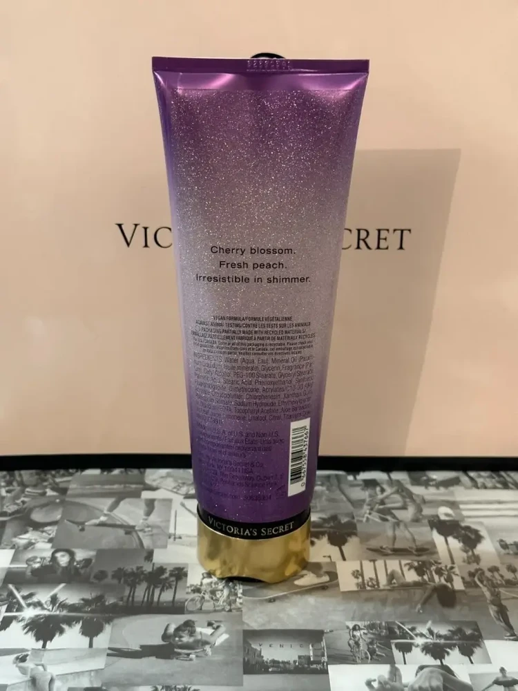 Victoria Secrets Victoria's Secrets Victoria's Secret Love Spell Shimmer kūno losjonas 236ml
