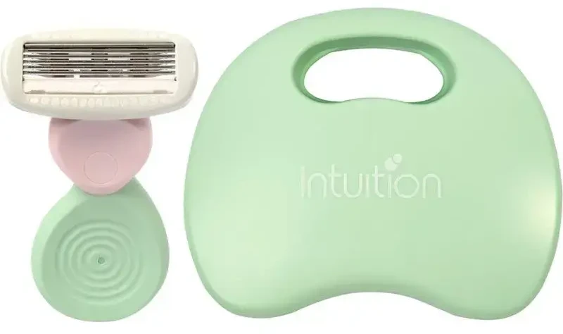 Wilkinson Sword Wilkinson Intuition Complete Mini cestovní holicí strojek s 5 břity + cestovní pouzdro