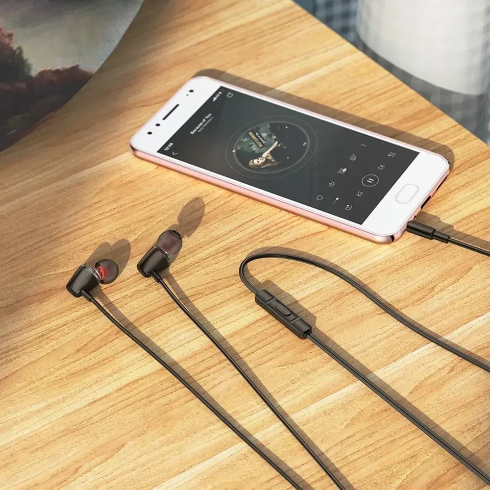 HOCO laidinės ausinės Jack 3,5 mm su mikrofonu M107 juodos spalvos