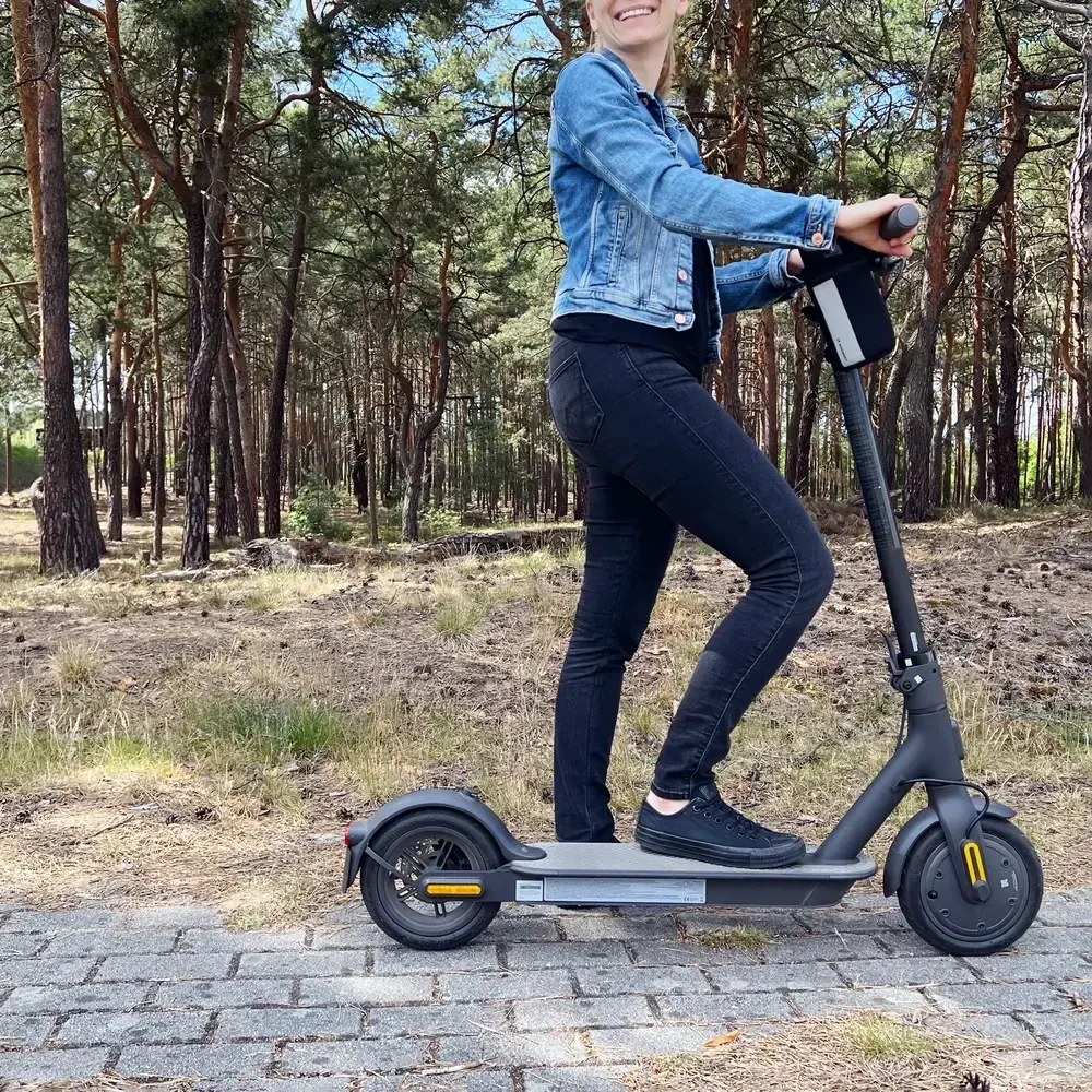 Wozinsky Terminė vandens butelių rankinė dviračiui ar paspirtukui 1L juoda (WBB29BK)