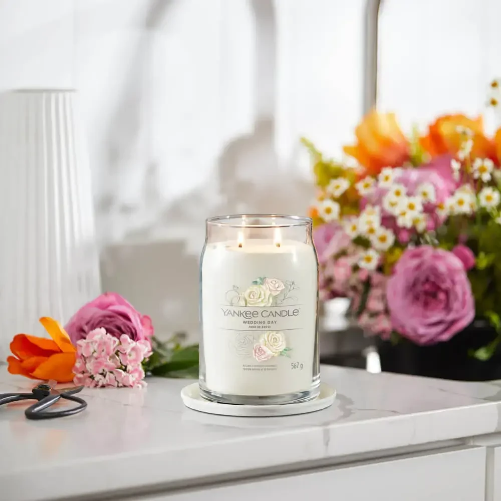 Yankee Candle Aromatinė žvakė "Signature large glass Wedding Day" 567 g