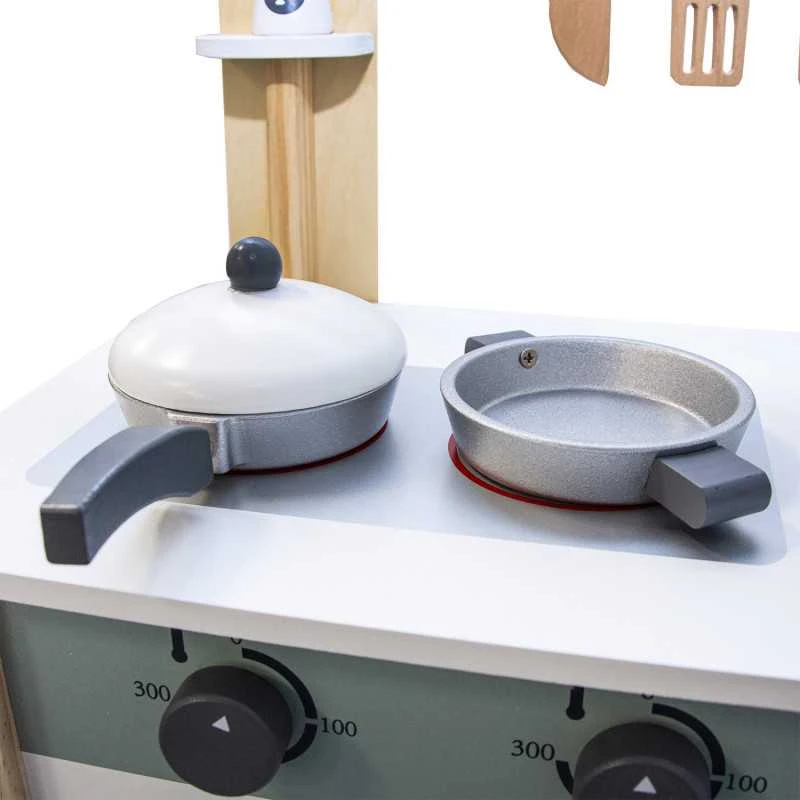 4IQ Medinė vaikiška virtuvėlė „Matas”