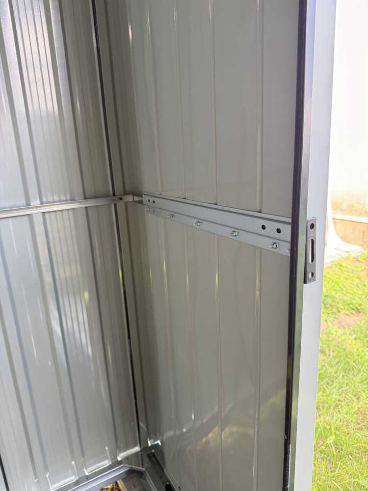 Metalinis sandėliukas 4,6 m², antracito, 237 × 195 × 208/172 cm