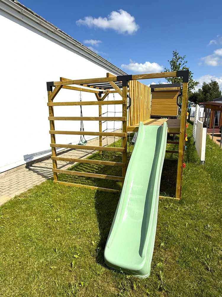 4IQ Pastelinė žalia čiuožykla 220 cm