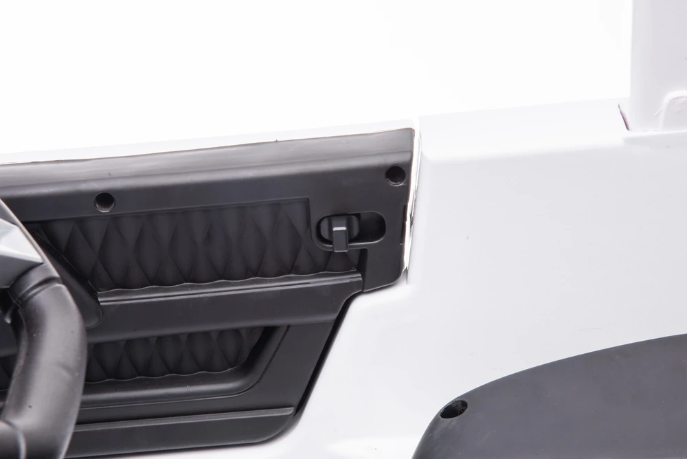 Vaikiškas elektromobilis HATIS “Mercedes-Benz G 63 AMG 6X6“, baltas