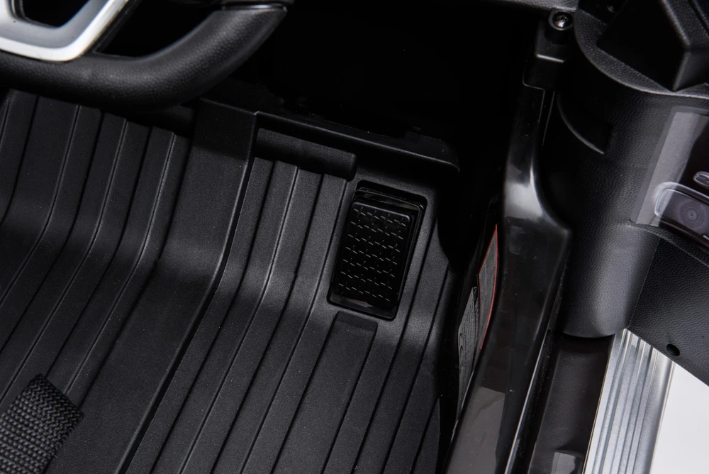 Vaikiškas elektromobilis HATIS “Mercedes-Benz G 500 ”, juodas