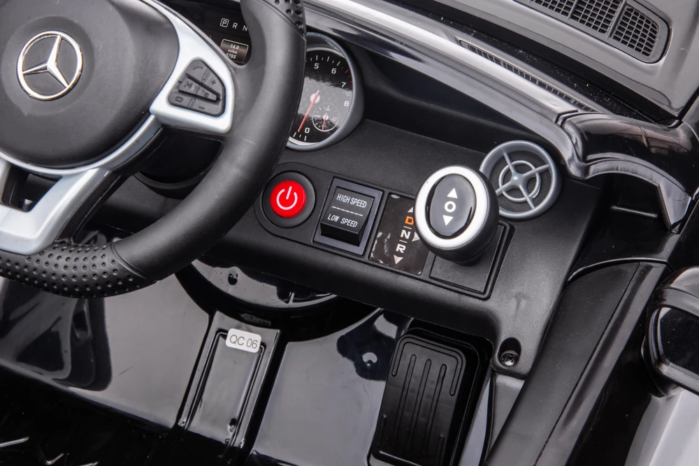 Vaikiškas elektromobilis HATIS Mercedes-Benz SLC, juodas, 107 × 62,5 × 44 cm