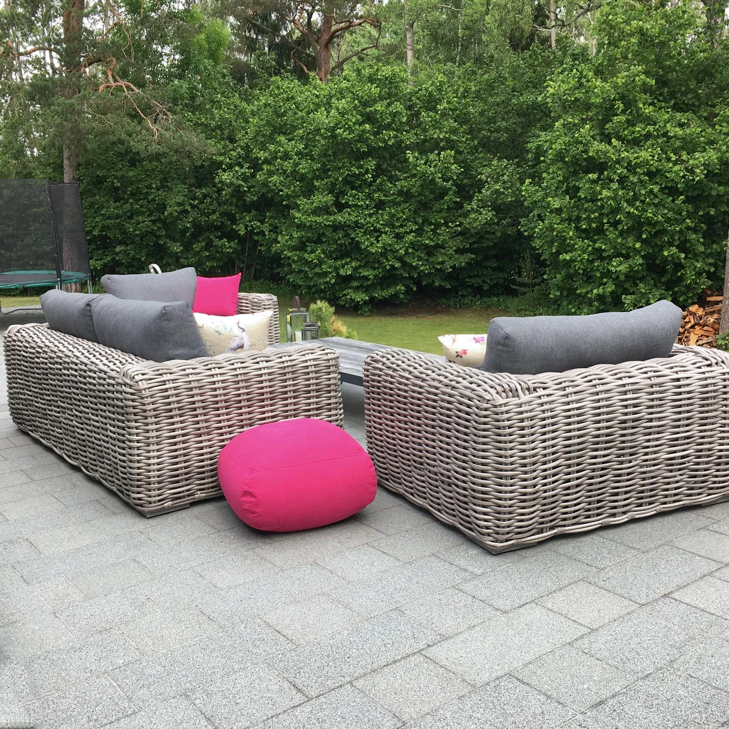 Lauko baldų komplektas Home4You Sodo baldų komplektas CALISTA su pagalvėlėmis, stalu, sofa ir 2 kėdėmis, aliuminio rėmas su plastikinėmis vytelėmis, spa