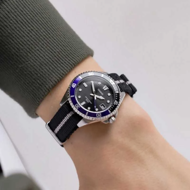 Laikrodis Casio kolekcija MDV-10C-1A2VEF